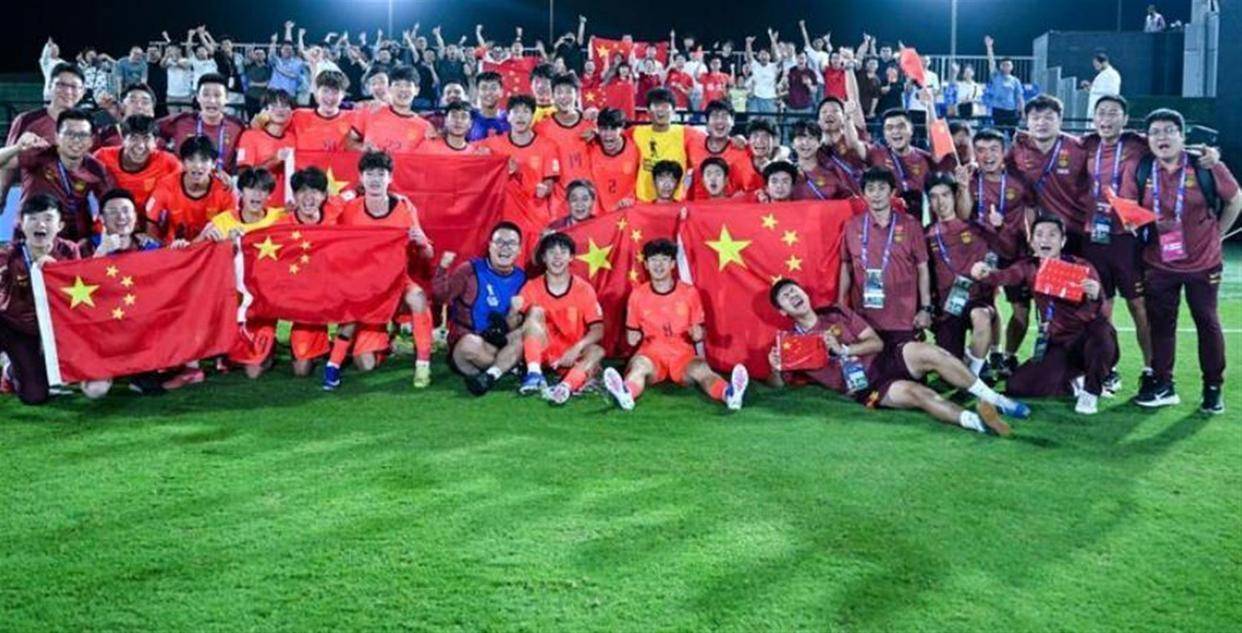 国足亚运会夺冠，荣耀背后的汗水与坚持