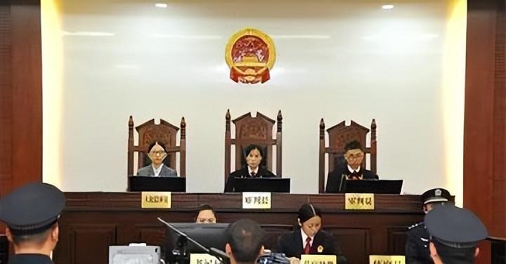 最高法慰问河南遇害女法官家属